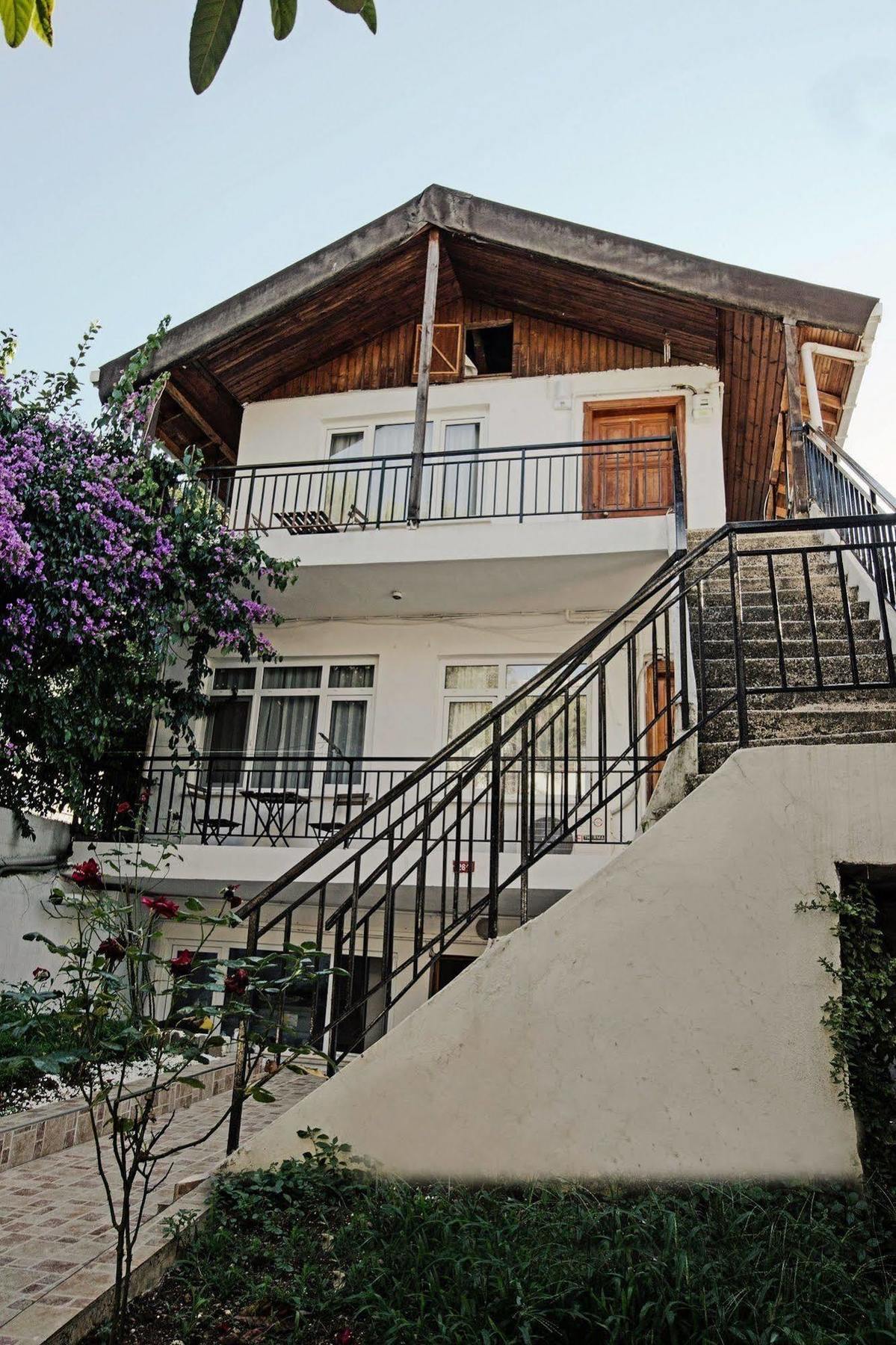 Buyukada Apart Hotel - Sehbal Adalar Esterno foto