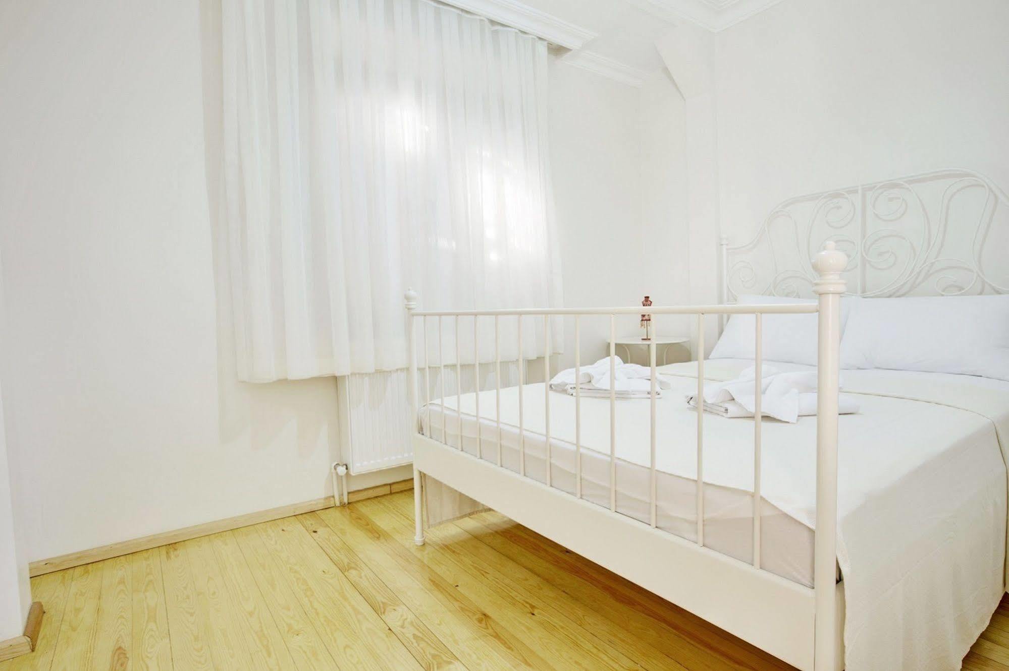 Buyukada Apart Hotel - Sehbal Adalar Esterno foto
